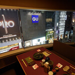 ぎんざ磯むら - 窓側テーブル席