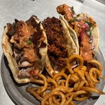 ブルー エントランス キッチン - 