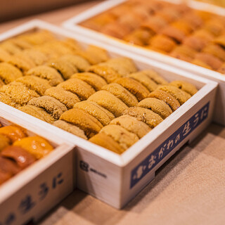 豊洲市場から毎日仕入れる鮮度抜群なうに。産地別で食べ比べも