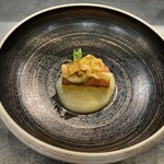 カーサ・デル・チーボ - ④八戸産毛蟹の焼きポレンタ 菊芋フリット 毛蟹みそソース 毛蟹コンソメ