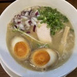 らぁ麺しろ - しぉらぁ麺 味玉