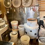 中国山地蕎麦工房 ふなつ - 蕎麦を店内で挽いてます