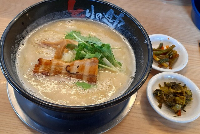とりの助 観音寺店 - 本山/ラーメン | 食べログ