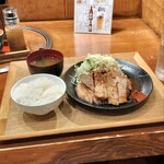肉のやま金 - トンテキの大盛りも無料
