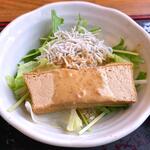 さくら本店 - (ﾗﾝﾁ)さくら定食 変わり鉢：厚揚としらすのサラダ　2025.7.2