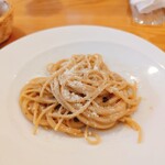アドゥエパッシ - パスタ（相方さんのです）エビだしクリームソース　口いっぱいにエビ〜これはすごかったな～