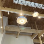 エスペリオ - 高い天井の店内