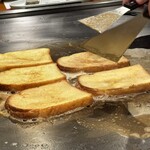 南海グリル - ステーキ終わりの食パン