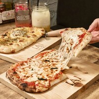 A】 PIZZA 大阪なんば店 （エーピッツァ） - 近鉄日本橋/ピザ