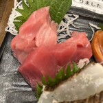 わ楽 - 生本マグロ　赤身&中トロ(一切れ食べちゃった)