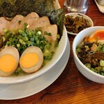 まるきんラーメン - 料理写真: