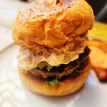 BORDERTOWN - 常陸牛アボカドタルタルバーガー（1,600円）