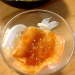天ぷら さいとう - 漬けサーモンといくらの小鉢