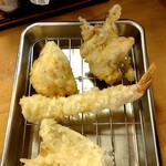 天ぷら さいとう - メイン天ぷら　鶏もも、鶏むね、海老、キス