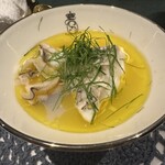 SALONE 2007 - ヴァポーレ　この日は真鯛・まだこ・蛤　付け合わせのパンも計算され尽くされてる　看板料理！