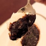 東洋軒 - 最高の逸品♡
      濃厚でドロッとした舌触り
      辛すぎないスパイスと甘み
      わたしの舌では判別できない幾種もの素材たちすべてがバランスを保ちながら、これ程の高みにある洋食屋さんカレーは初めて♡