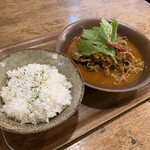 バナナカフェ - 紅カレーとセットのライス
