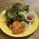 バナナカフェ - カレーのセットサラダ