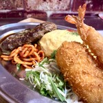 キッチン あずま - ・洋食オムライスプレート
      ・トッピング：カニコロ　　プレートの裏側から。