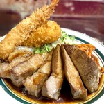 キッチン あずま - ・厚切トンテキ
      　　ライス・みそ汁付+盛り合わせ　
      　　（カニコロ・エビフライ付）　　　