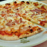 Saizeriya - サラミとパンチェッタのピザ（税抜き399円）