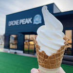 DRONEPEAK GRANDE - 料理写真:外観とソフトクリーム
