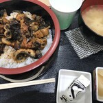 でか盛り海鮮問屋 - うなちらし丼