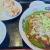 徳利楼  - 台湾ラーメンとライスと唐揚げ2個