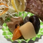 おおぐま食堂 - 筑前煮、この辺ではがめ煮と呼ばれてる