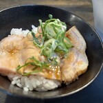 燵家製麺 - チャーシューご飯小