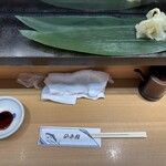 仙令鮨 JR仙台駅 3階店 - 立ち食いスタイルのカウンター