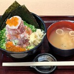 海鮮どんぶり 銀はち - 海鮮丼専門店 銀はち 銀座店 銀座マウンテン丼（上）税込2,180円 ご飯少な目でお願い