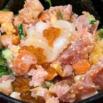 海鮮どんぶり 銀はち - 海鮮丼専門店 銀はち 銀座店 銀座マウンテン丼（上）マウンテンを潰して頂きます