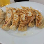 東栄楼 - 餃子400円