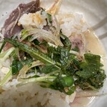 こめらく たっぷり野菜とお茶漬けと。 - 別茶碗に冷や汁を注いで