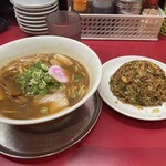 丸高中華そば 神戸二宮 二宮店 - 