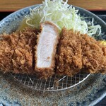 とんかつ 山花 - 厚切りロースカツ