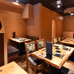 焼鳥 しるべ - テーブル席