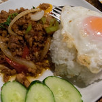 タイレストラン ブアールアン - ガイカパオラーカイ
