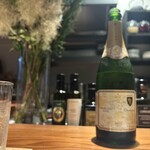 板前焼とり 成海 - スパークリングワイン、一本開けました笑