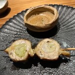 板前焼とり 成海 - 90日赤鶏、玉ねぎ、ハラペーニョ。朝倉。