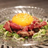 熟成鹿のユッケ仕立て