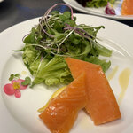 春告げ鳥 - 料理写真:自家燻製した信州サーモンの