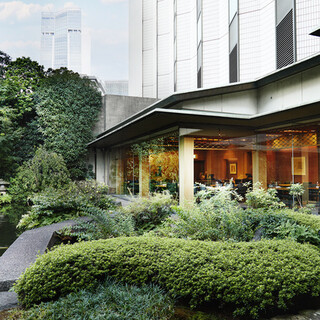 四季折々の風情が楽しめる美しい日本庭園