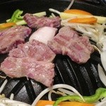 なまらむーちょ - ロース焼き調理中