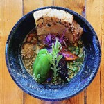 スープカリー 藍色 - 琥珀色（炙り白煮豚）