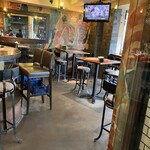 パスタバル MiKiYA's - 店内①