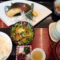 和食日和 おさけと 日本橋三越前 - 
