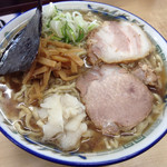 ケンちゃんラーメン - 普通盛り、濃い口、油