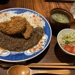 杜ノ居 - 牛たんメンチカツカレー
